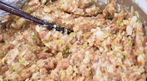 不管调什么饺子馅，这3种调料都不能少，包出来的饺子特香