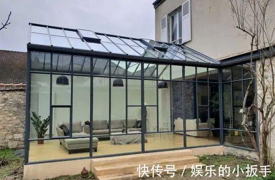 老爸|院子先砌20公分矮墙再盖个阳光房,底座稳稳的,结实!多用好几年