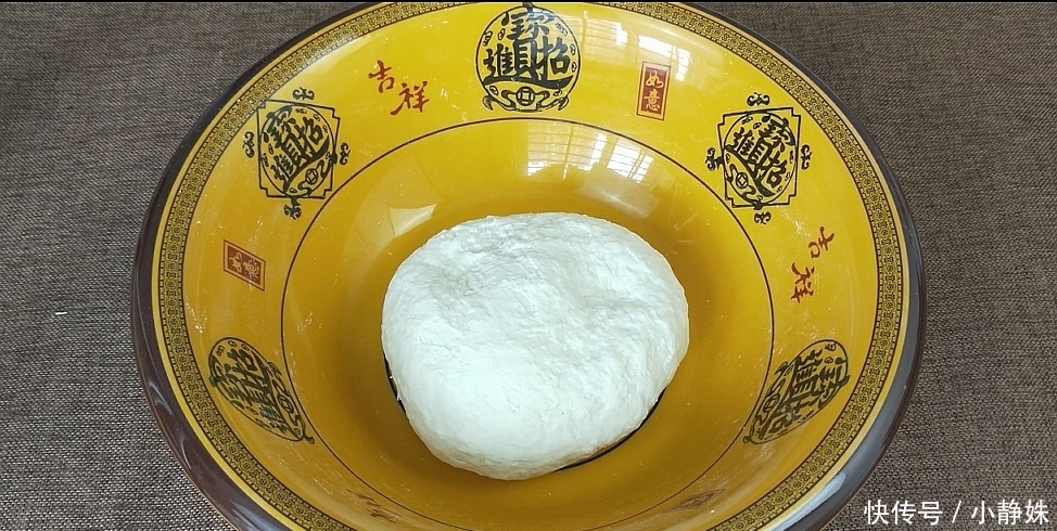 我家面条从来不买,教你秘制做法,筋道爽滑,1.5元面粉做一锅