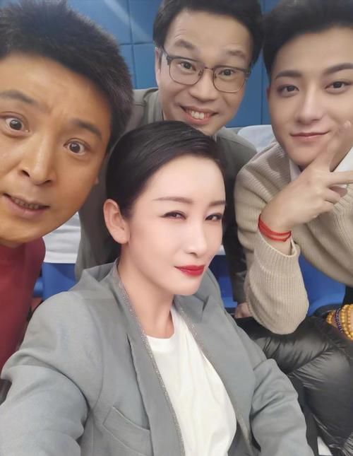 明星为春晚有多努力？黄子韬背500遍台词，秦海璐披露诸多细节