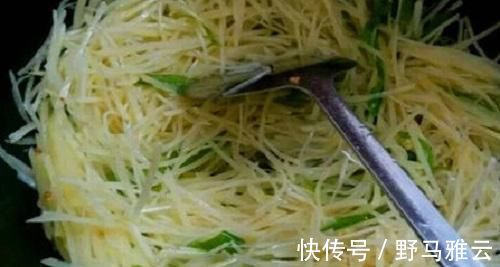 土豆丝|炒土豆丝前,别再用水冲洗了,这么做,土豆丝“响脆”还不粘锅