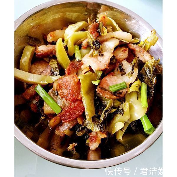 两道家常菜,蒸排骨和酸菜五花肉的做法