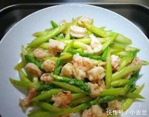 家里突然来客不想去饭店，口味独特，朋友吃得满嘴流油，香飘四溢