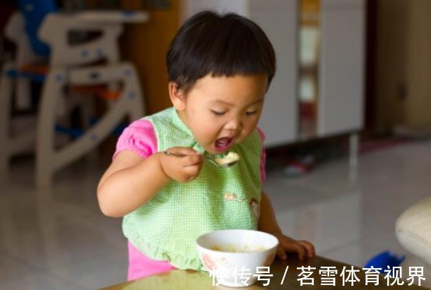奶奶|孩子积食要不要饿一饿?家长记住3点做法,避免孩子积食,少生病