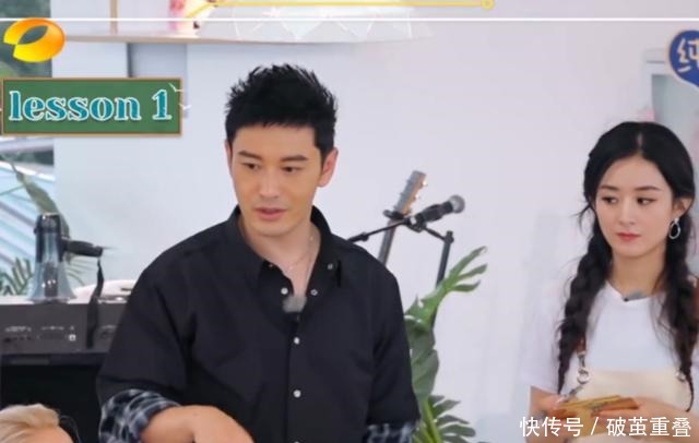 毕业 都是中专毕业,在给外国人点餐时,赵丽颖和李浩菲的差距太大了