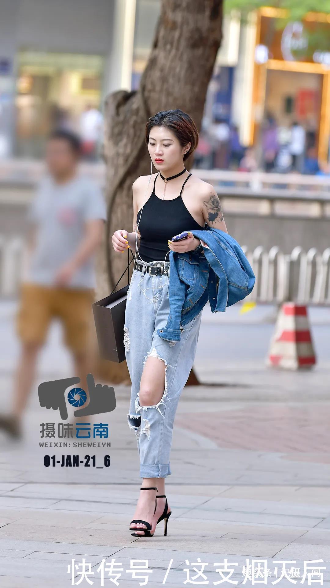 街拍破洞牛仔裤生性不羁爱自由,也是最上镜超酷破洞牛仔裤