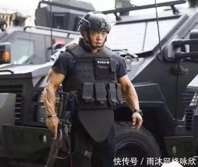 b世界各地最强壮的肌肉警察TOP5, 中国特警光荣上榜!