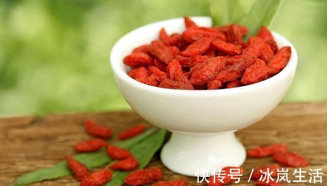 食疗|睡前吃枸杞赛人参终于有答案了，中医告诉你食疗效果最好的吃法