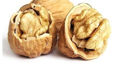 食用|核桃最佳食用时间,很多人不清楚,现在知道还不算晚,早知早好