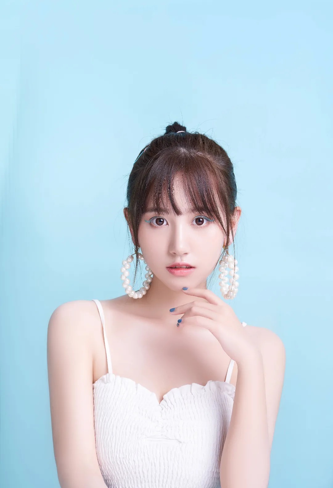 文艺|街拍时尚组图:浙工大学校花徐依莎,文艺与知性的美集于一身