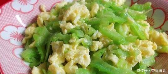 忠告：炒苦瓜不能放此物，吃了就是沒病找病，現在知道還不晚！