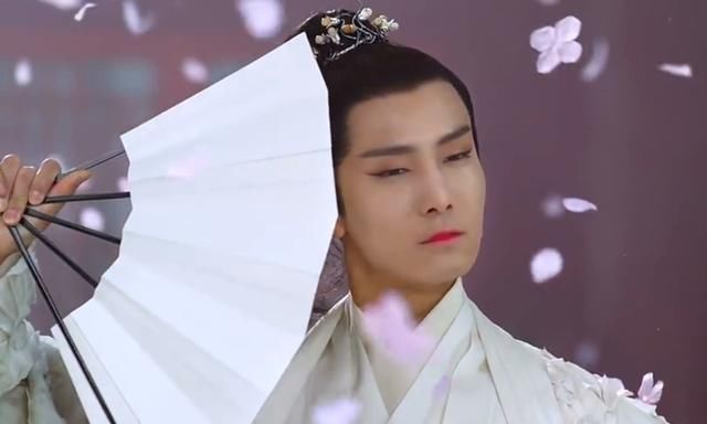 姜潮|新版《香蜜》糊出新高度,旭凤面瘫又土气,锦觅“蛇精脸”抢镜