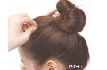 好看|头发碎发太多怎么扎丸子头好看呢?简单四步教你打造牢固丸子头!