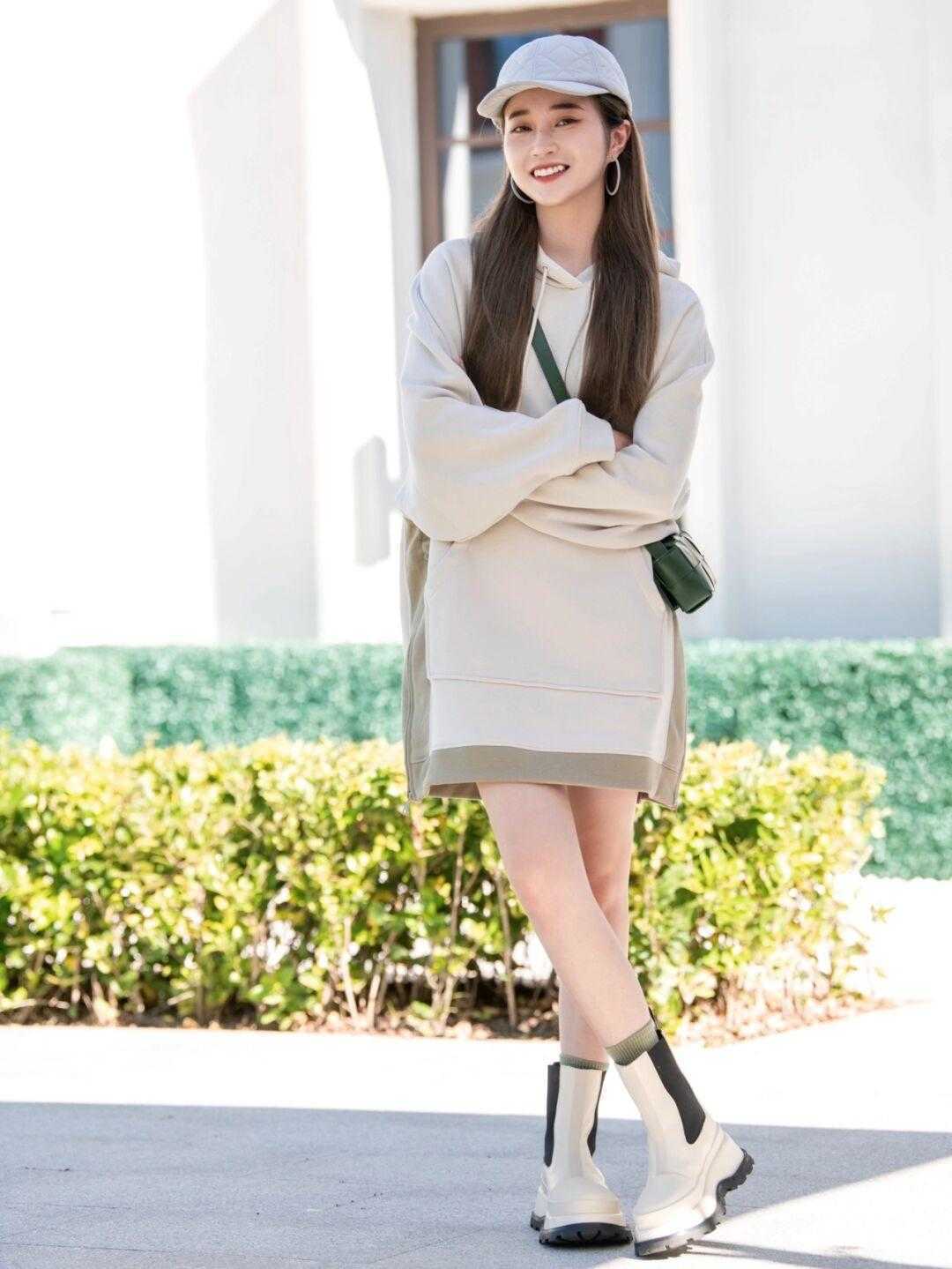 大长腿|初春的卫衣就该这样搭,减龄时髦又有个性,让你轻松美出新高度