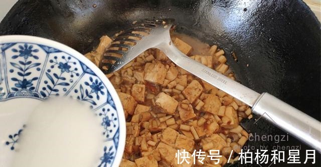 冬季天冷，豆腐和它堪称绝配，简单一烧可真鲜！少油少盐还低脂！