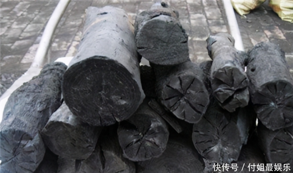 户外|古代穷人过寒冬,为何宁可在户外冻死,也不挖地窖御寒,是懒吗?