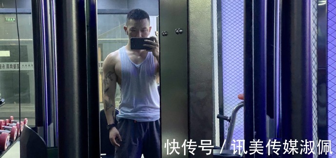 机车|挥汗如雨是常态，有颜有料的机车型男，当地帅哥排行榜第一名！