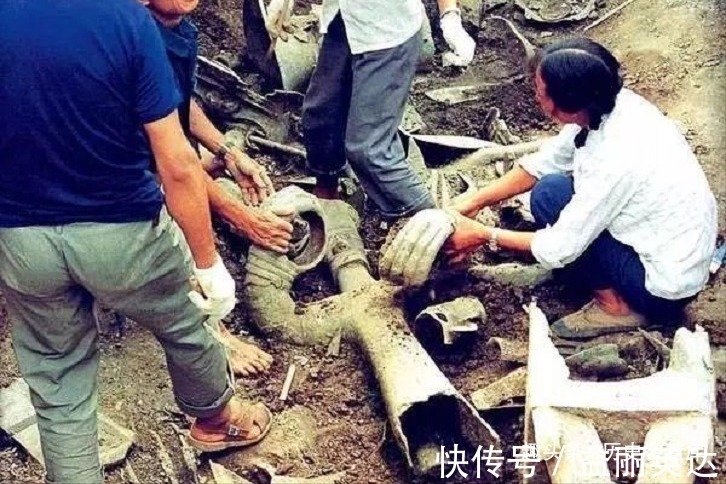 历史文化|三星堆明明可深入研究，为何挖到一半就停止？你看都出土了些什么