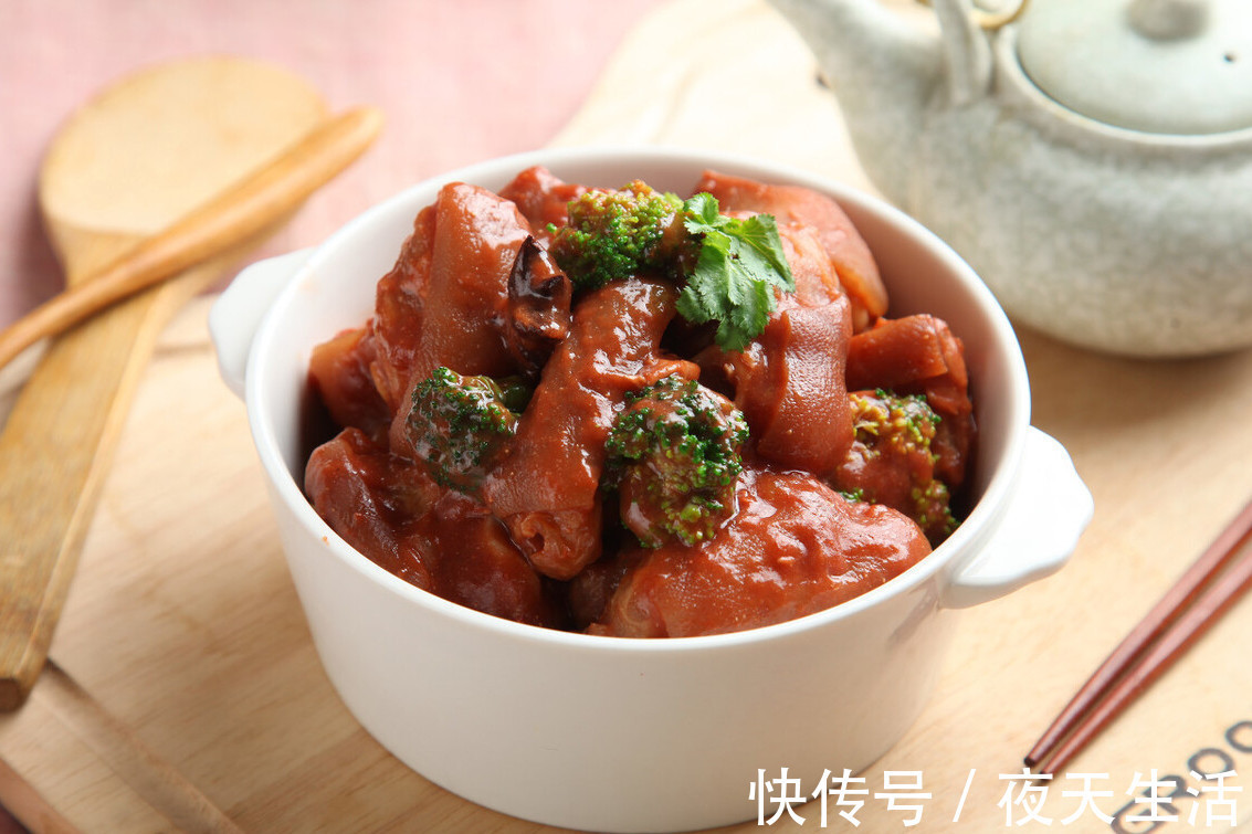 腐乳|炖猪蹄时，焯水前多做1步，软烂入味不油腻，还没腥味