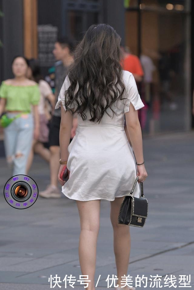 时尚穿搭|紧身裙的时尚穿搭，彰显女性美丽曲线，身材完美