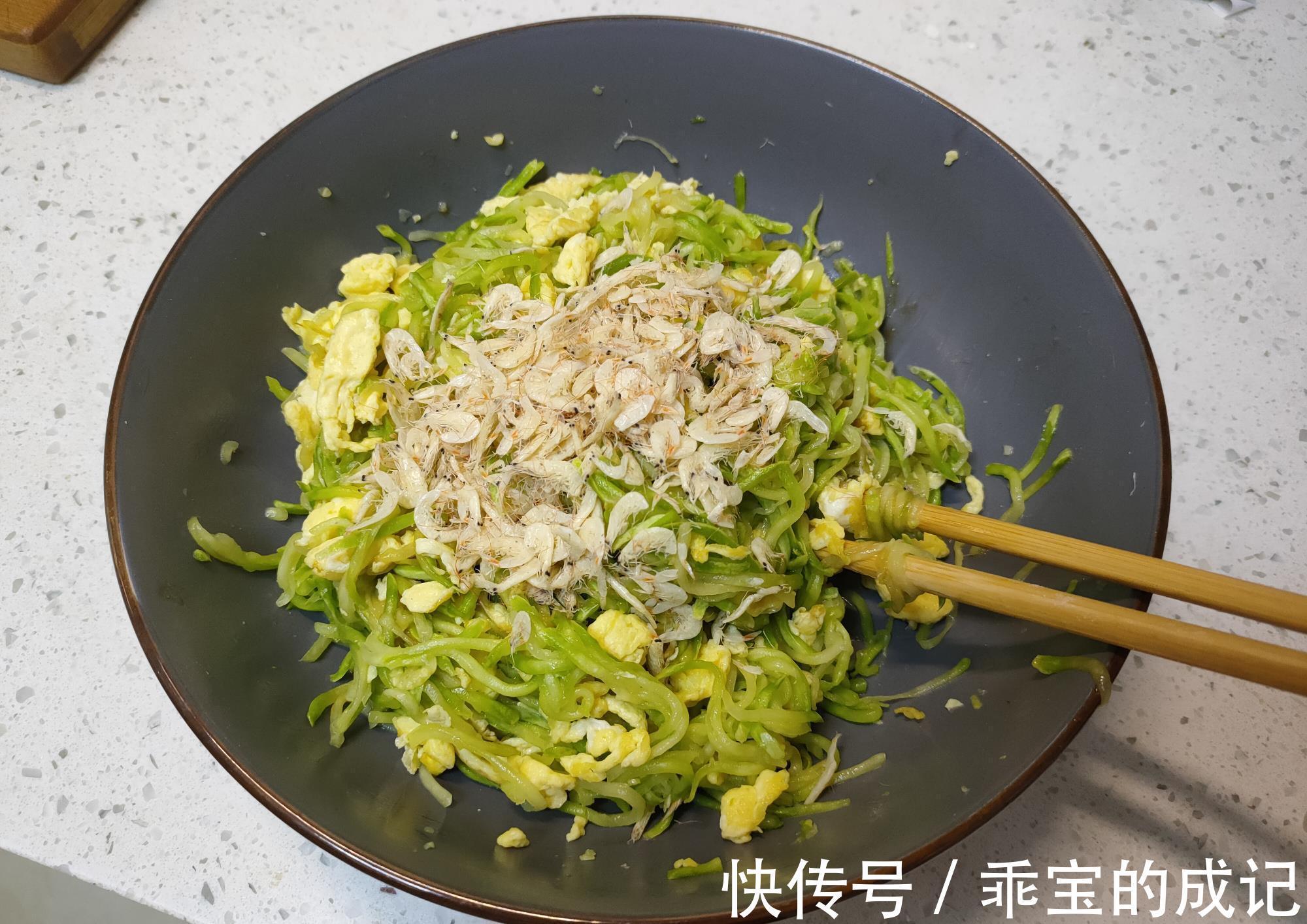 西葫芦|夏天必吃的西葫芦馅饺子，食材简单做法容易，清爽解腻真好吃