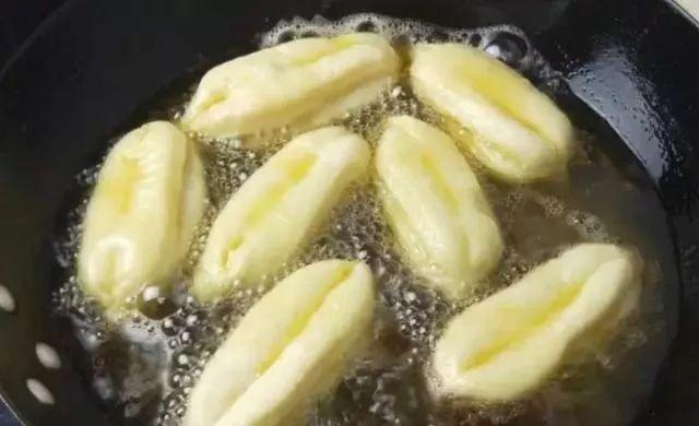 早餐|无矾无碱能炸油条?23年早餐店老板:只需加这2样,蓬松又健康