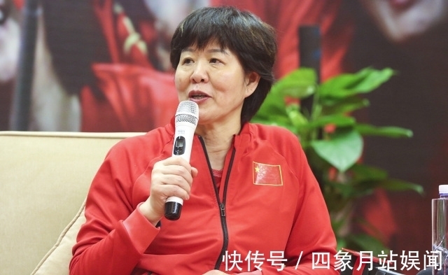 胡进|代言多怪郎平?郎平不该背锅,离任后首露面,不甘心释放两信号