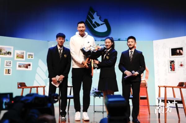 康复|网上说天赋比努力重要？易建联：建议少上网
