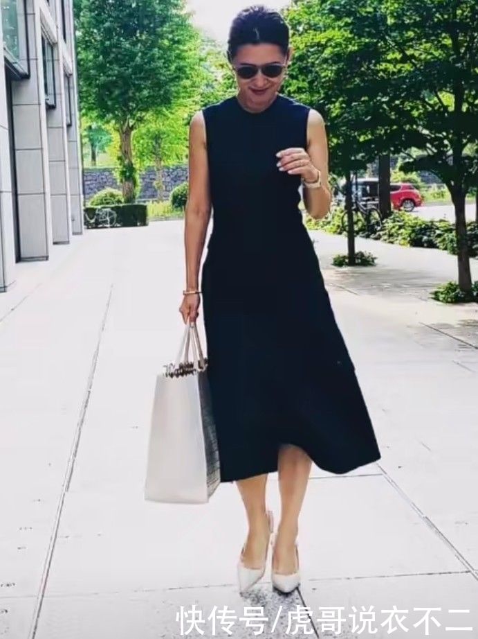 身材|皮肤黝黑五短身材，年近50的她成为顶流穿搭博主，堪称女性典范