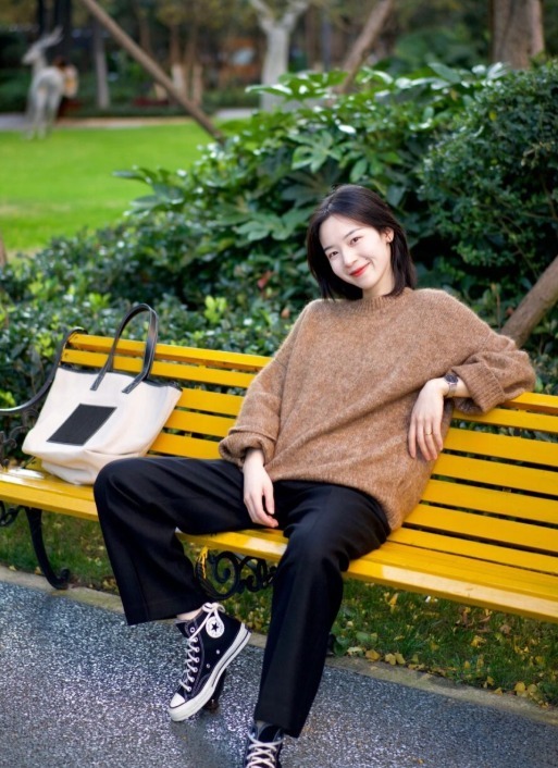 搭配 有种“接地气”的穿搭叫针织衫+长裤,时髦显气质,小个子也可以学
