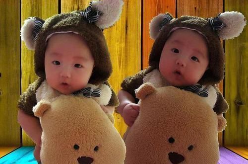 小婷|吃母乳和喝奶粉会有多大差别双胞胎兄弟，一年后的状态令人心疼