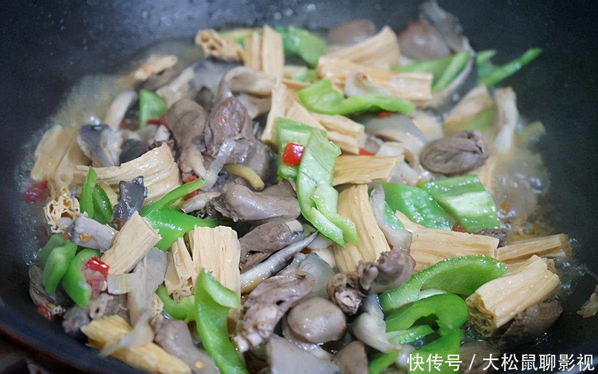 宅在家炒了此菜,家人都是好吃,味道鲜美,一会就抢光了