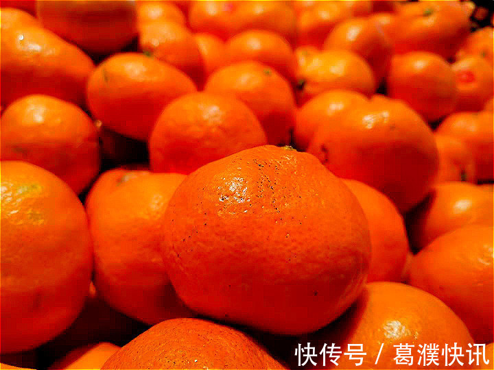 买橘子，不管什么品种，牢记“3看1摸”，保证个个香甜，又多汁