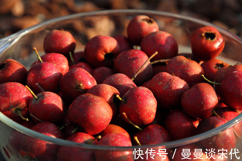 泡水|山楂和此物一起泡水喝,等于跑了800米,湿气没了,小肚子不鼓