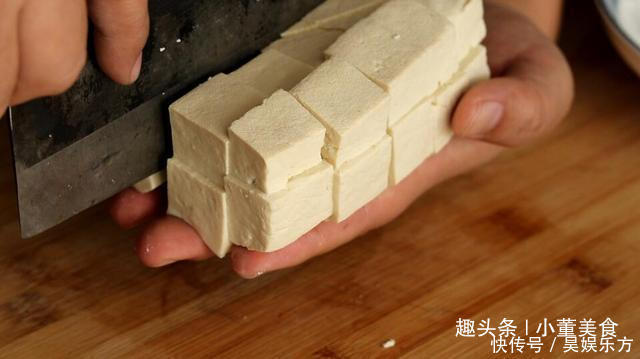 豆腐简单一做,鲜嫩美味,做法简单又家常,真好吃