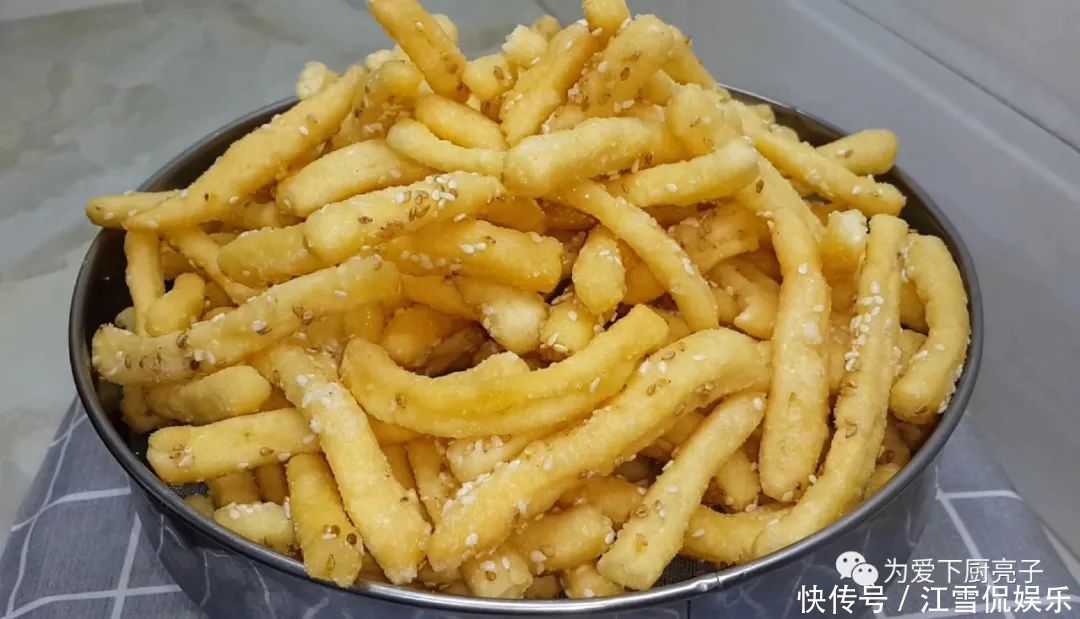 香甜|4个鸡蛋,1碗面,锅里炒一炒,又香又软又香甜,比沙琪玛还好吃!