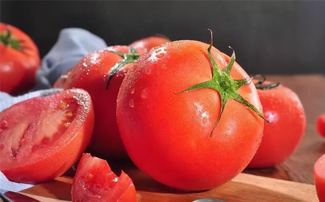 女性不想变老太婆,推荐常吃3种食物,排毒养颜、增强体质!