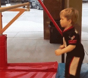 |搞笑GIF趣图:夫妻相相似度百分之九十九,好幸福哦