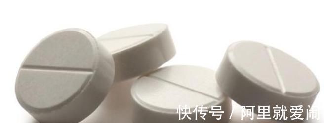效果|洗头时放1粒“阿司匹林”,头发会怎样?带给你2个惊喜效果