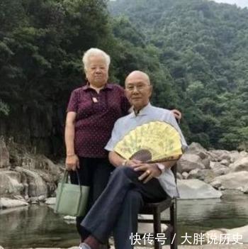 早恋|初中女孩的爱情观作文火了,网友:活了二十几年也没她看得透彻