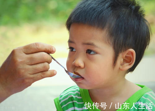 钙质|真正补钙的不是牛奶，多让孩子吃些，补钙促发育，身高猛窜一头