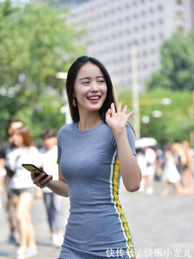 风格 优美典雅的连衣裙装扮轻松做女神,带来强烈的视觉效果,简单装扮