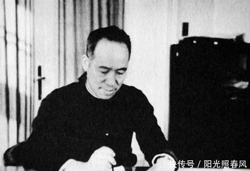 李卓然就|他是毛主席第一位办公室主任，毛主席能重新掌权，他功不可没