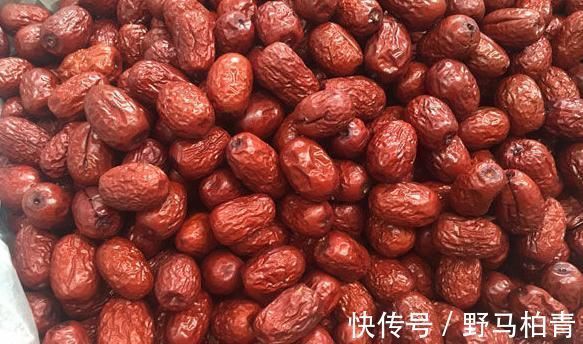煲汤|红枣干吃好,还是泡水喝好?很多人常吃红枣也无效,原来是吃错了