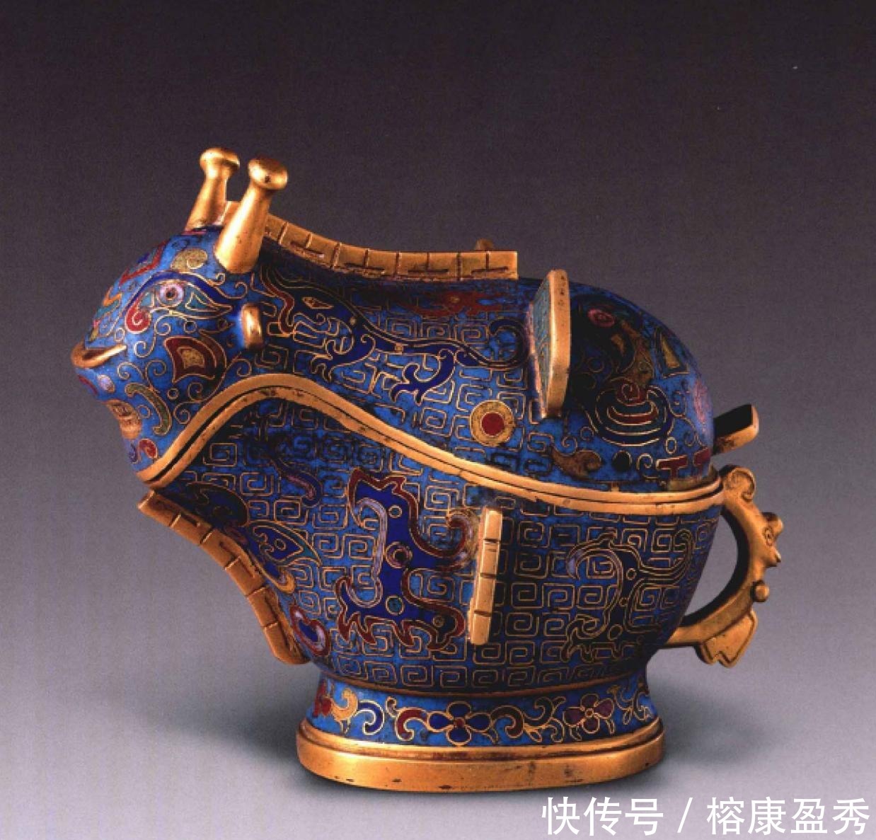 故宫珍藏珐琅器,乾隆时期仿古之作,造型庄重古朴,釉色纯正典雅