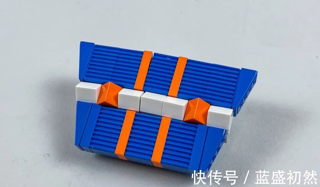 足球场|乐高10299皇家马德里足球场——圣地亚哥·伯纳乌球场开箱评测!