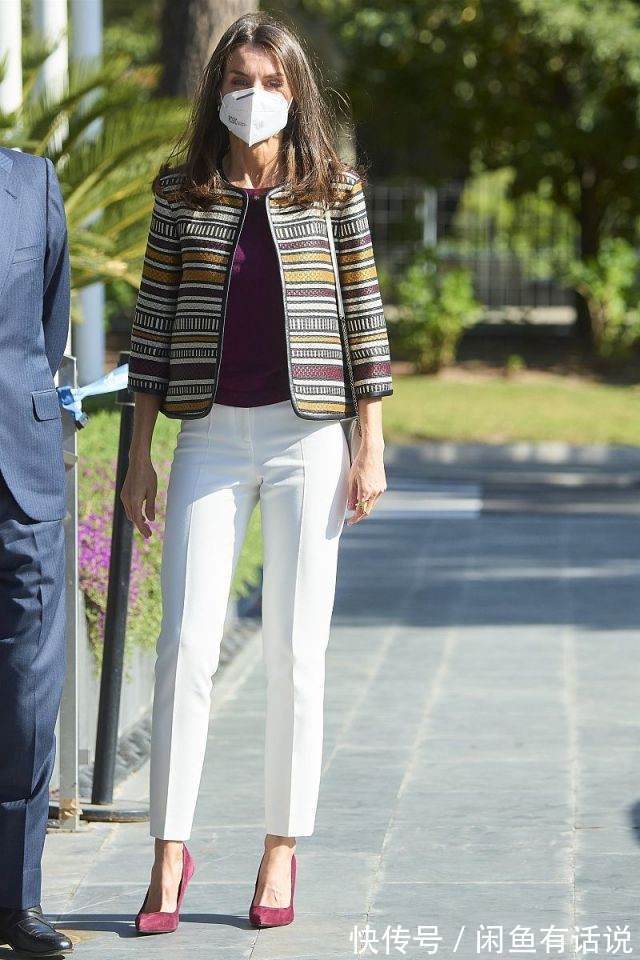 基础款|50岁穿衣高级比时髦更重要,学西班牙王后这样穿,优雅的不动声色