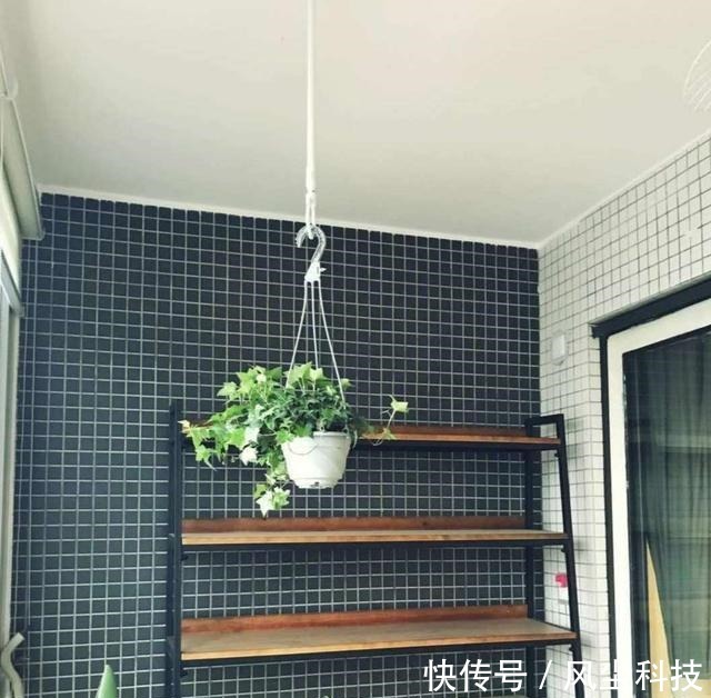 衣服|阳台和客厅打通后,衣服晾哪里?5种办法解决,让你不再困扰!