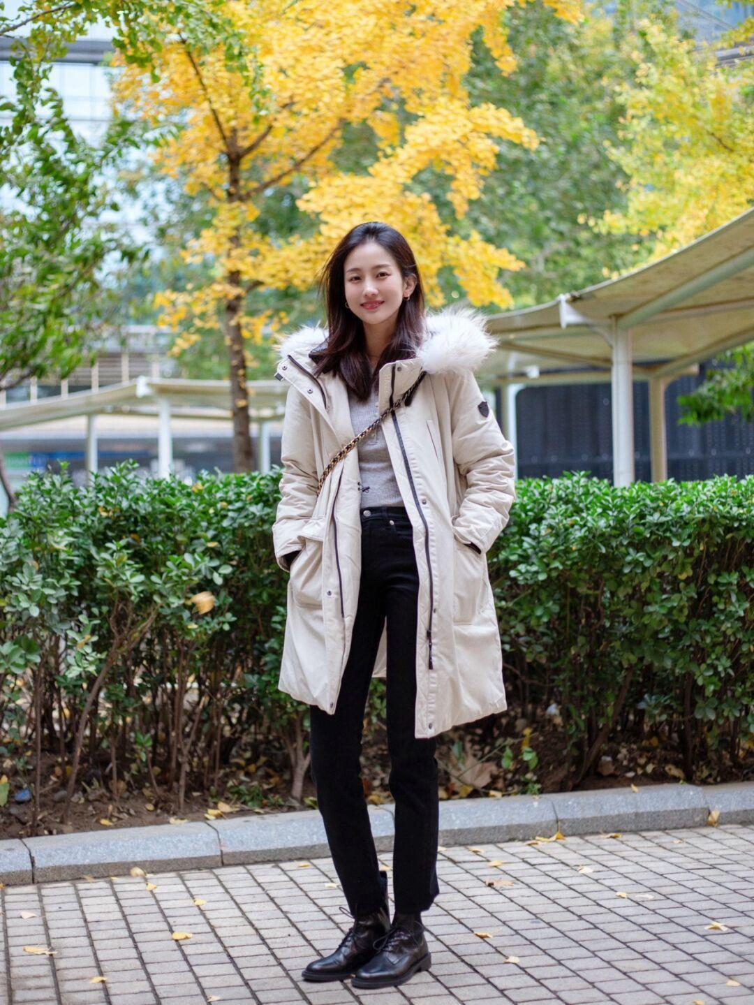 短款|谁说羽绒服显胖又显臃肿?学会这几种搭法,让你在冬天也能美美地