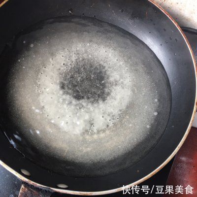 这道冰糖葫芦到底是谁发明的，我吃了半碗都不解谗